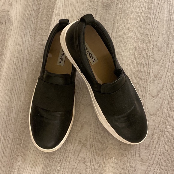 Steve Madden Black Platform Slip-ons - Picture 2 of 3
